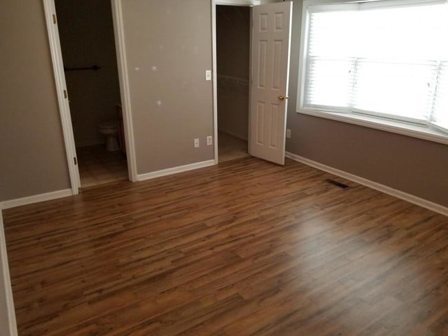 Foto del edificio - 2136 Flagstone Ct
