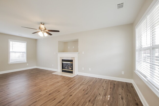 Building Photo - 2640 Amber Crest Dr