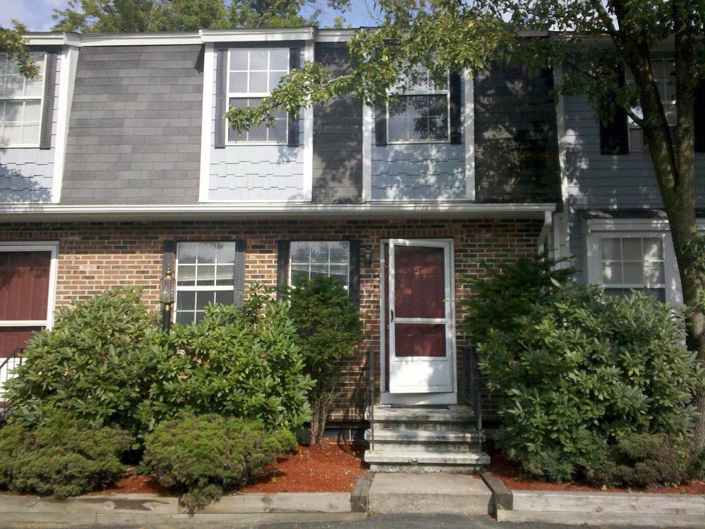 Primary Photo - 1847 Middlesex St