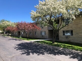 Building Photo - Forest Place Apartments