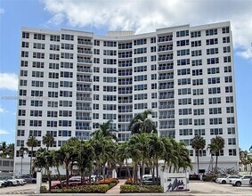 Building Photo - 3505 S Ocean Dr