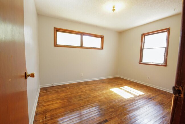 Building Photo - 2731 SE Massachusetts Ave