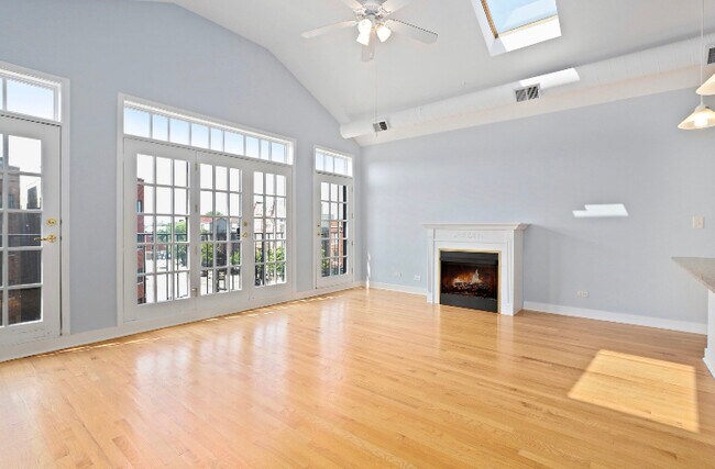 Building Photo - 2354 W Harrison St