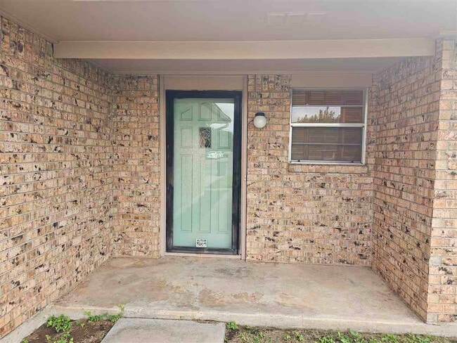 Building Photo - 1437 NW Great Plains Blvd