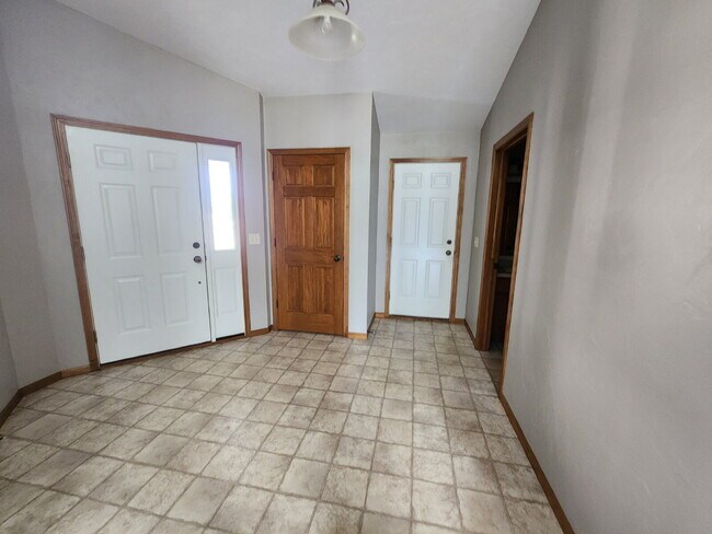 Foto del edificio - Large Side by Side Townhouse Greenville