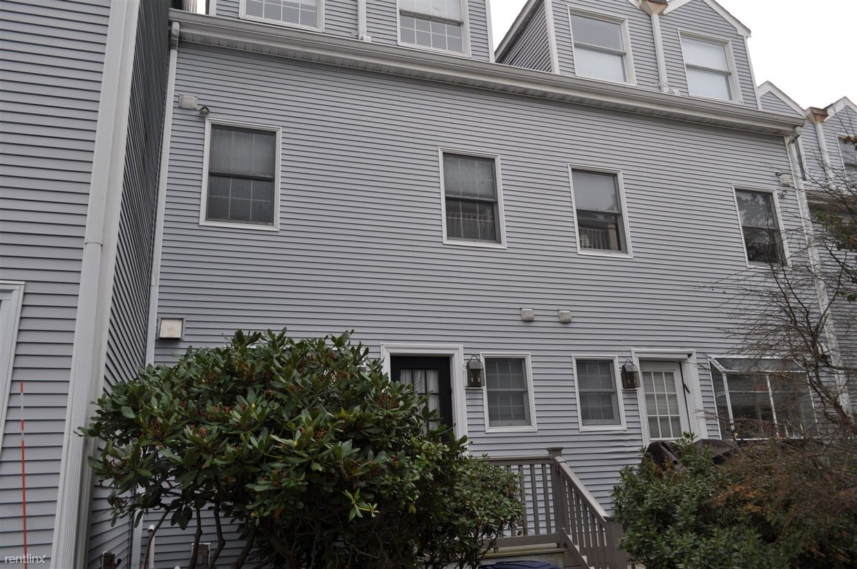 Building Photo - 4 br, 2.5 bath  - 59 Union St