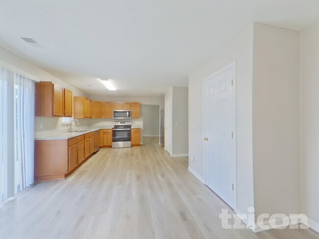 Building Photo - 221 Meyer Ln