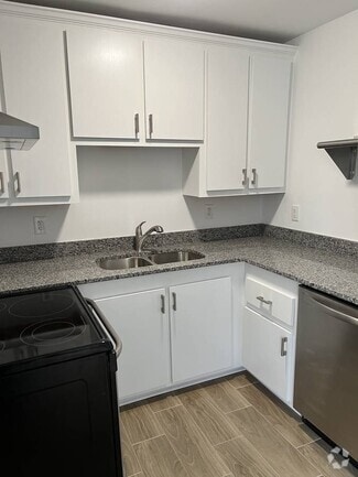 Building Photo - 244 Luden Dr