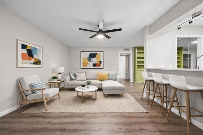 Foto del edificio - 1240 Barton Hills Dr