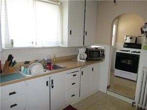 Kitchen - 42 Edgewood Ave