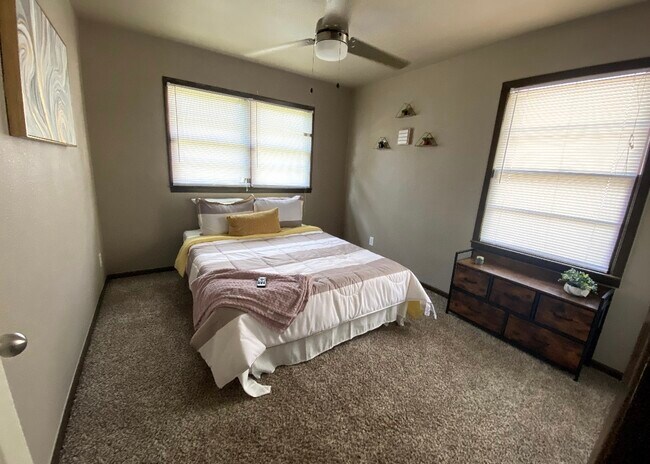 Foto del edificio - 4710 E 46th St