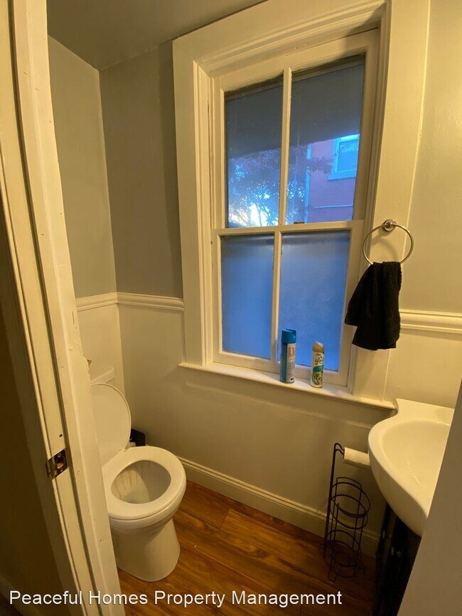 Foto del edificio - 3 br, 1.5 bath House - 323 W Walnut St