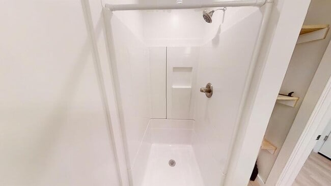 Building Photo - 603 E Ann St