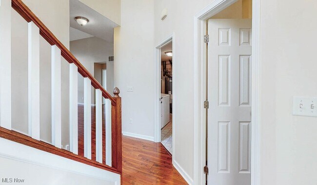 Foto del edificio - 4586 Creekside Dr
