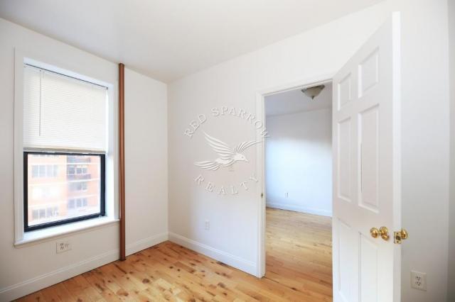 Building Photo - 2 bedroom in NEW YORK NY 10128