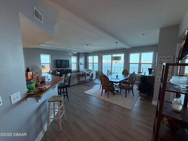 Foto del edificio - 2801 S Ridgewood Ave