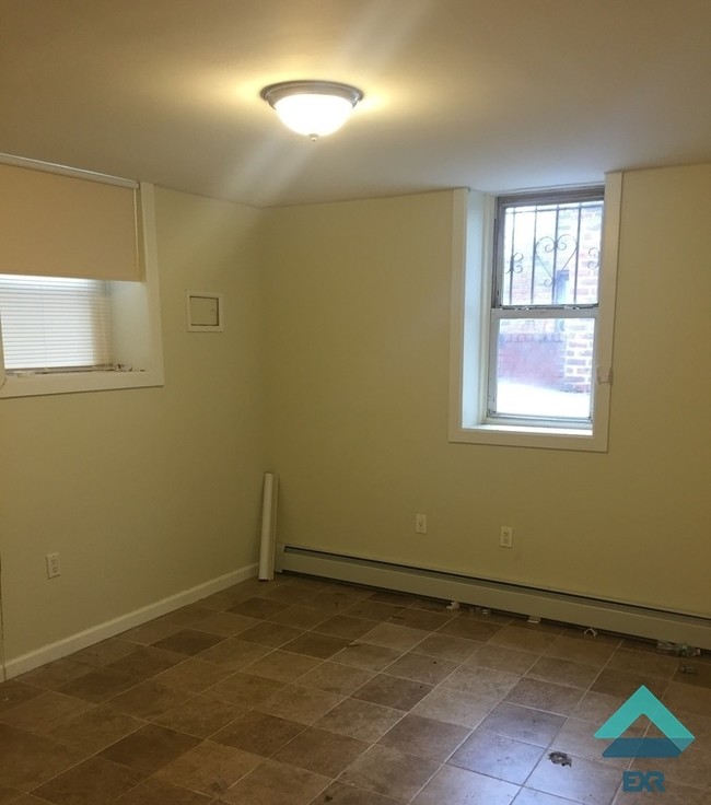 Foto del edificio - 1487 E 34th St