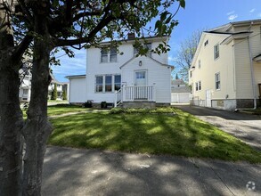 Building Photo - 15 Overland Ave