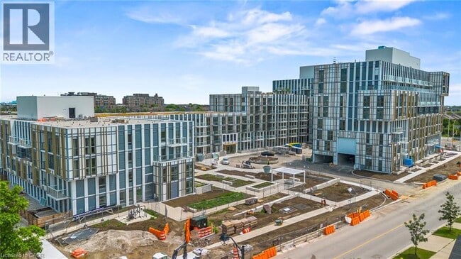 Building Photo - 1005 Dundas St E