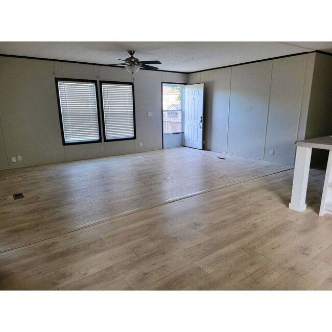 Building Photo - 300 W Albert St