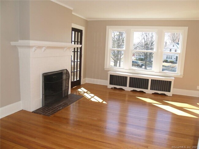 Building Photo - 50 Woodlawn St