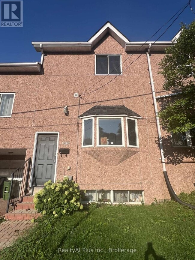 Building Photo - 1569A Kingston Rd