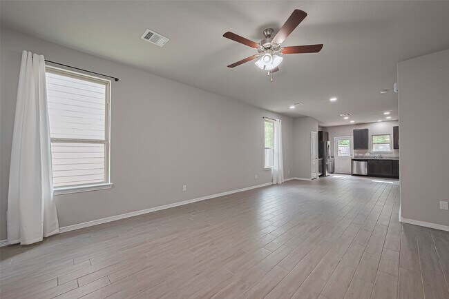 Foto del edificio - 24742 Russet Bluff Trl