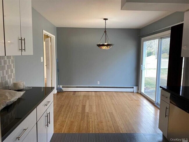 Foto del edificio - 63 Hastings Dr