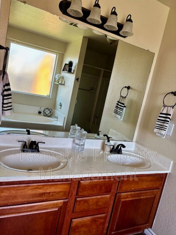 Foto del edificio - 12352 Silver Mist Trail