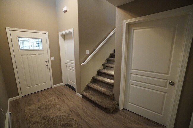 Building Photo - New 3 Bedroom Wasilla Townhouse!