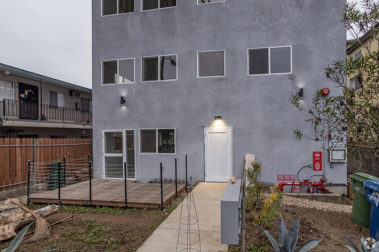 Dec 2021 - 3324 N Chapman St