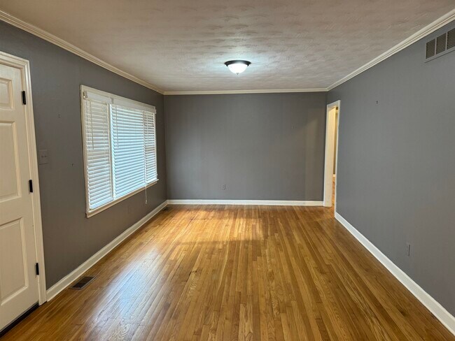 Building Photo - 4872 Carnes Ave