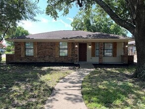 Building Photo - 826 Quinette Dr