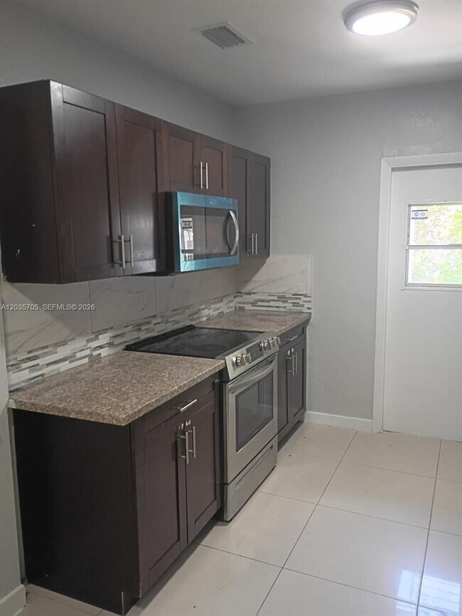 Foto del edificio - 1101 NW 55th Terrace