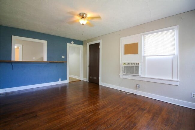 Building Photo - 608 Chautauqua Ave