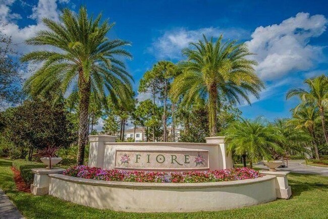 Building Photo - 9211 Myrtlewood Cir W