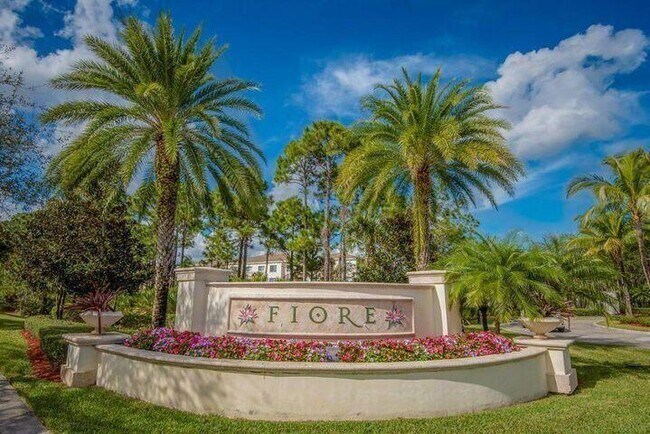 Foto del edificio - 9211 Myrtlewood Cir W