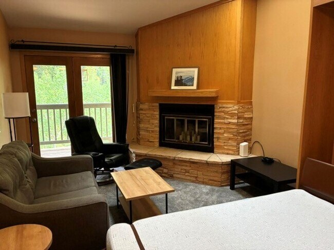 Foto del edificio - Long Term Rental- Woodbridge 306