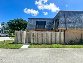 Building Photo - 59 Lake Arbor Dr