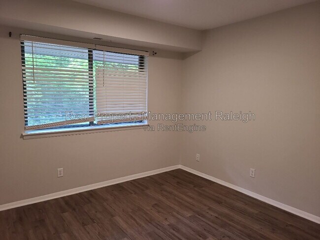 Foto del edificio - 1004 Sandlin Pl