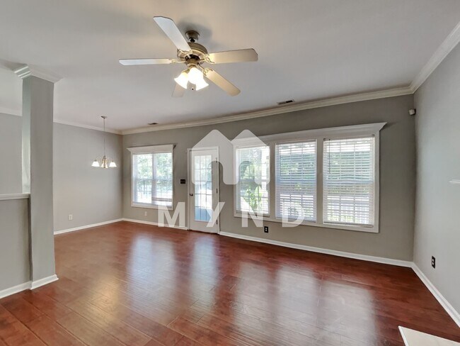 Foto del edificio - 5821 Wynmore Rd