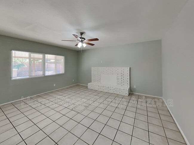 Building Photo - 4631 W Claremont St
