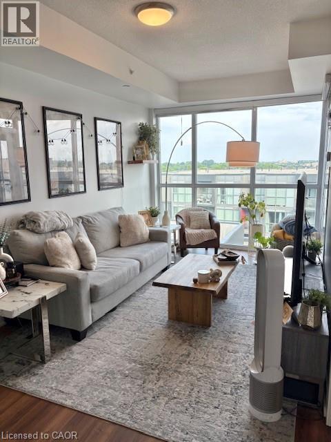 Photo du bâtiment - 5240 Dundas St