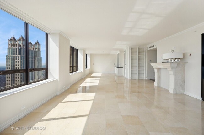 Foto del edificio - 180 E Pearson St