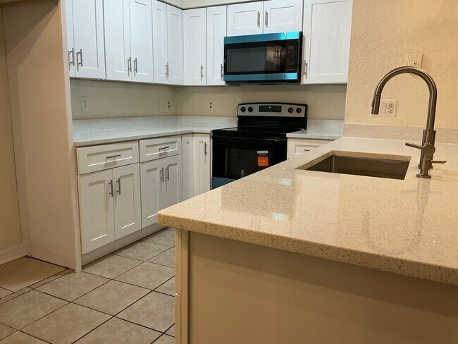 Foto del edificio - 13545 Eagle Ridge Dr