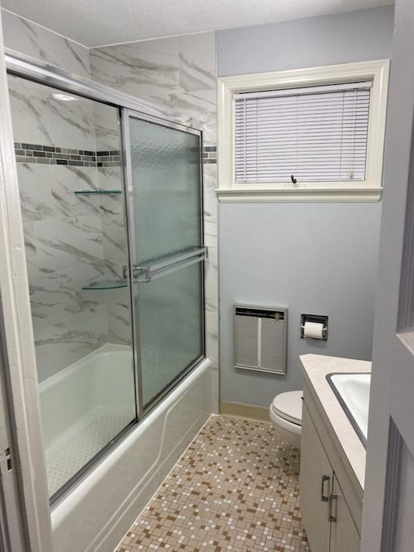 1 baño completo - 18 Rockland St