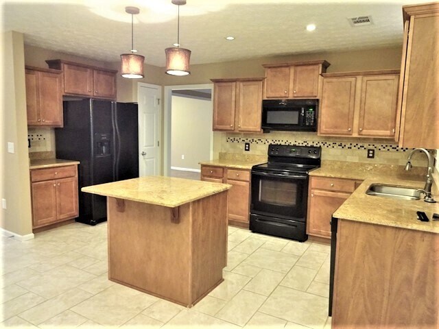 Building Photo - 3845 Sagebrush Ln