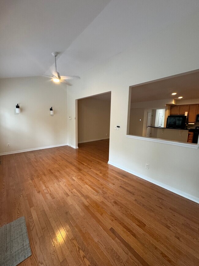 Building Photo - 104 Daniels Dr