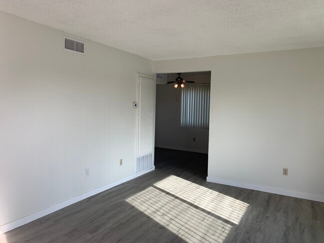 Building Photo - 12515 Dorland St