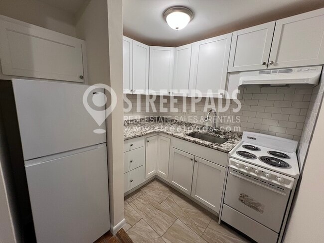 Building Photo - 1315 Commonwealth Ave